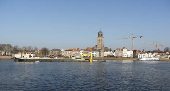 Het aangezicht van de historische binnenstad, met de Lebuïnuskerk, van Deventer.